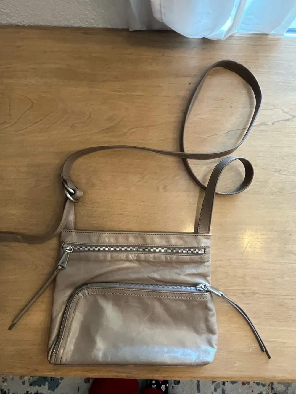 N/A compact taupe